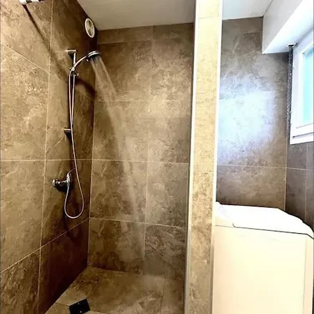 Apartment A 10 Min De *